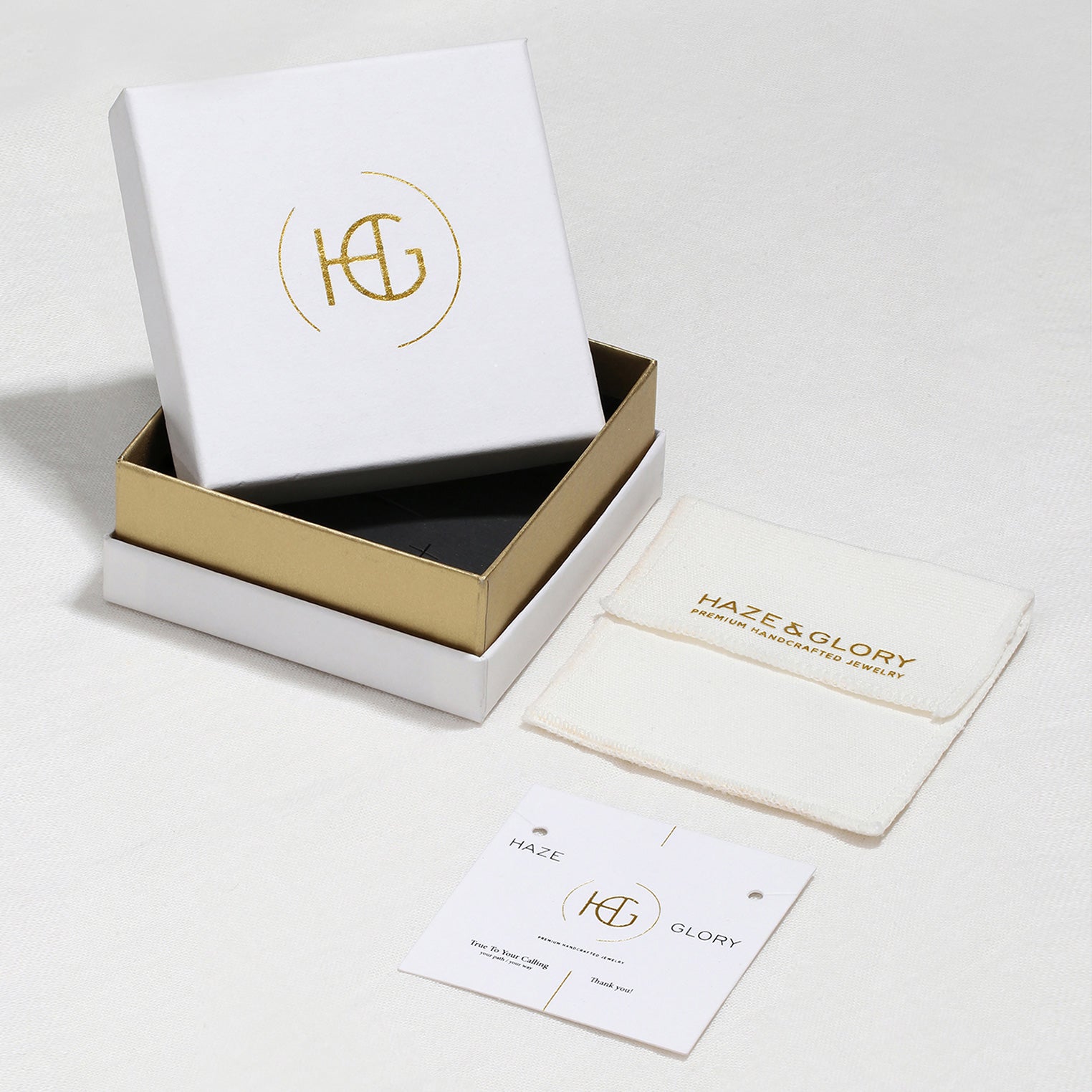 Gold - HAZE & GLORY | Schild Creolen Goldfarben