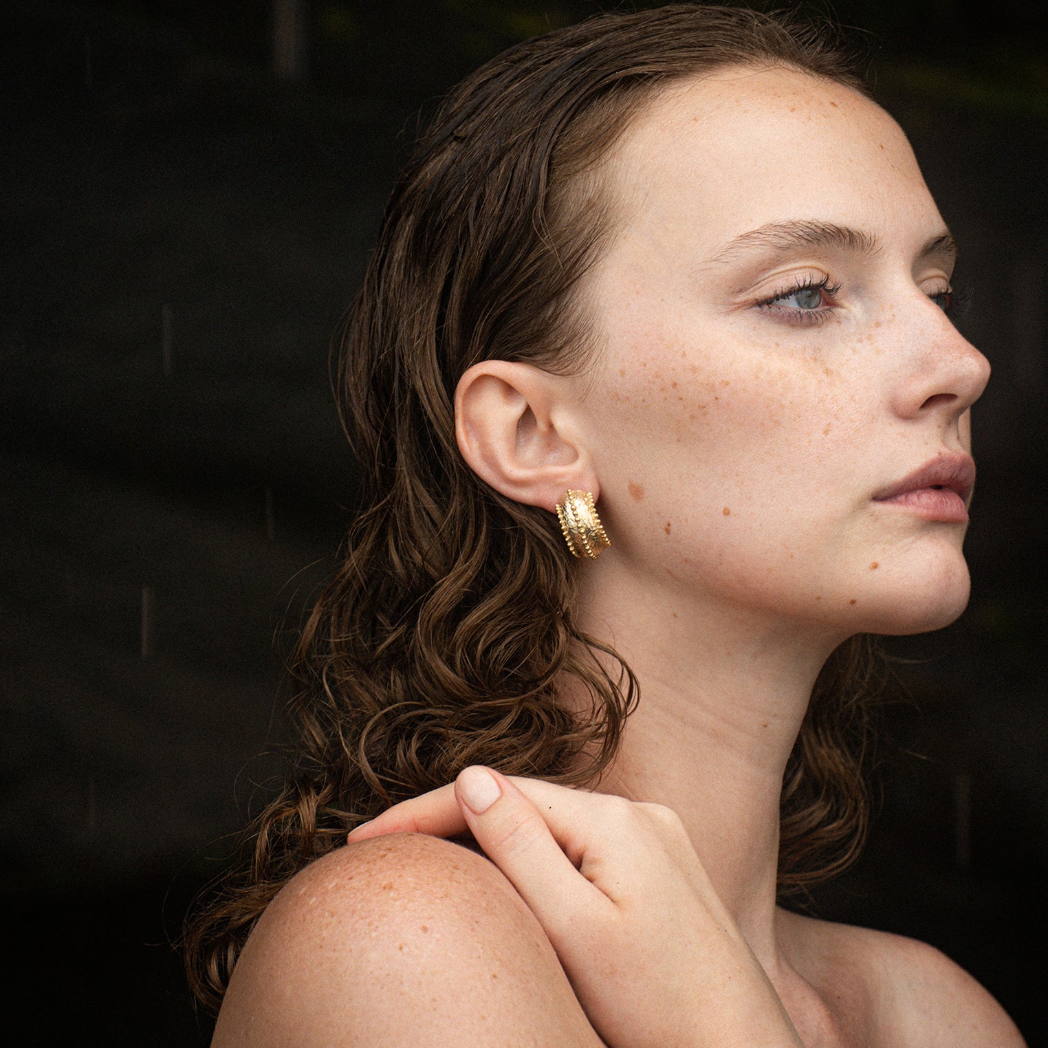 Gold - HAZE & GLORY | Schild Creolen Goldfarben