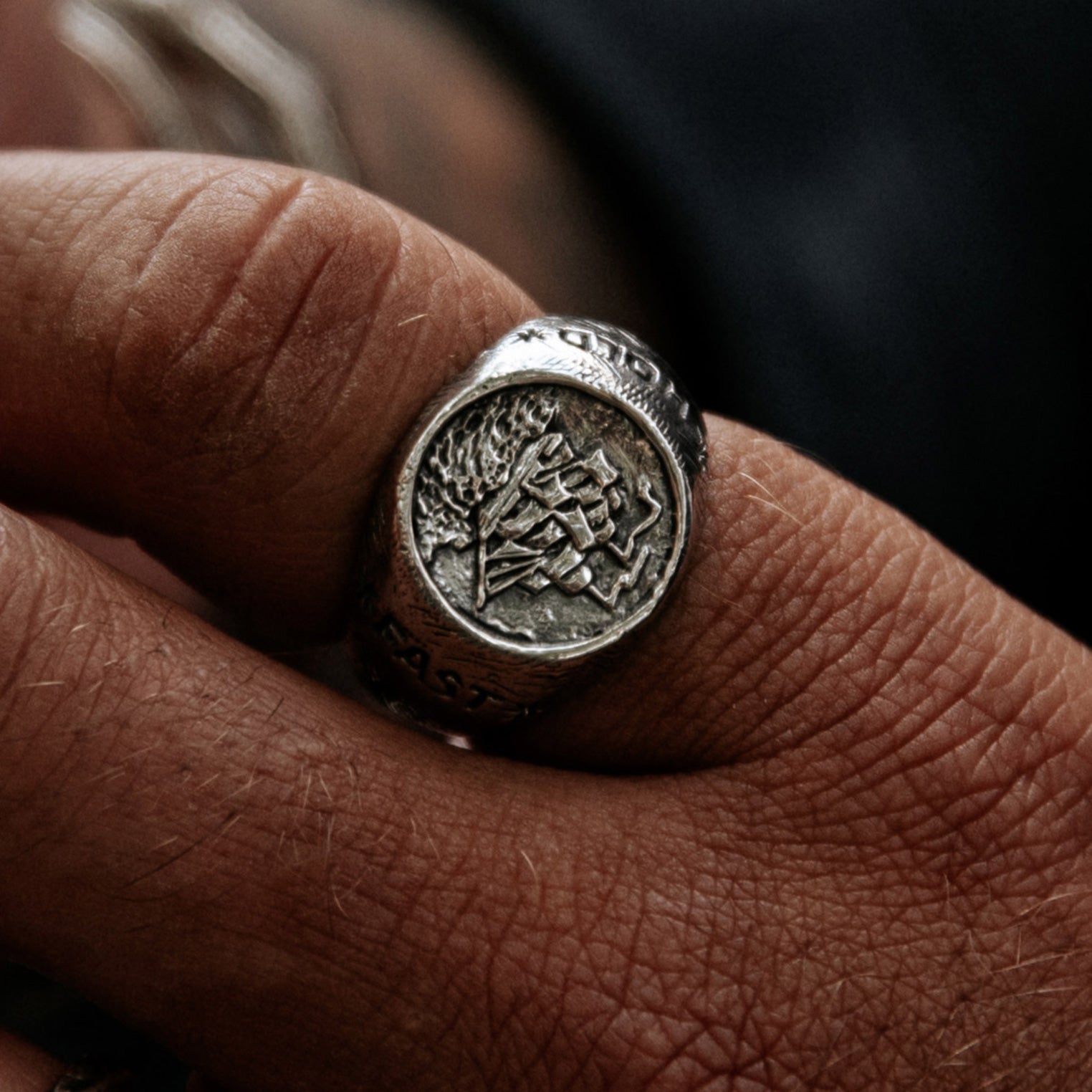 Holdfast ring